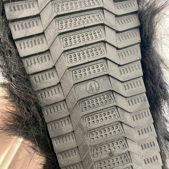 NEW Chunky Fuzzy Teddy Black Faux Fur Boots EU 41 US 10 - 10.5 - Picture 6 of 7